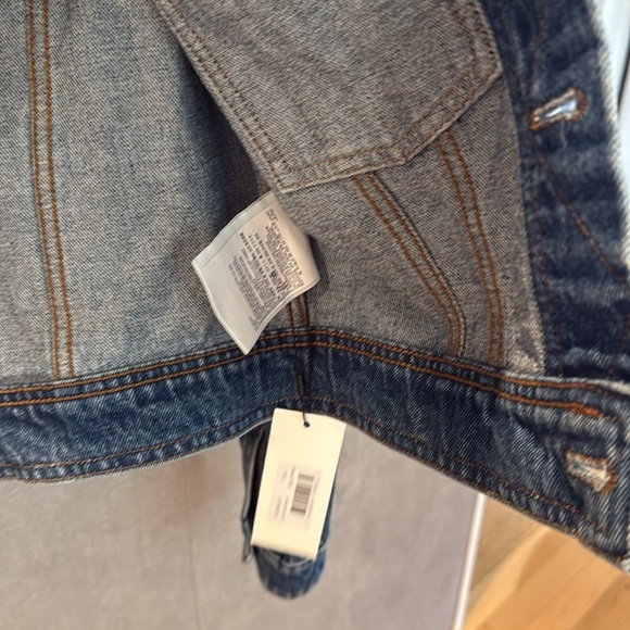 NWT Ami Paris Denim Jacket with White Faux Fur Collar - Picture 9 of 10